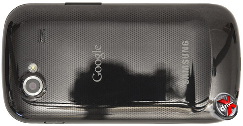 Google Nexus S. Вид сзади