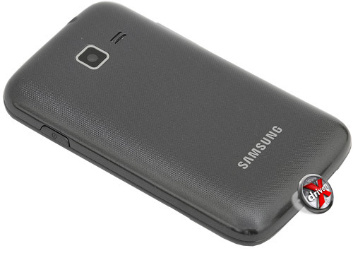 Samsung Galaxy Y Pro. Вид сзади
