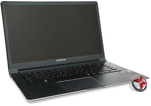 Samsung 900X4C. Вид спереди