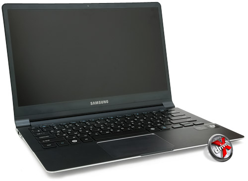 Samsung 900X3C. Вид спереди