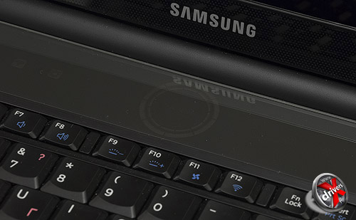    Samsung Gamer 700G7A