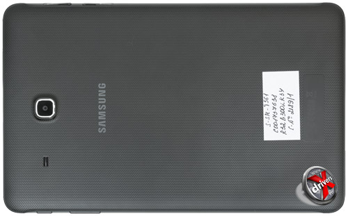 Samsung Galaxy Tab E. Вид сзади