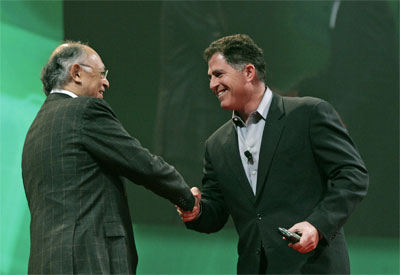 Гектор Руиз и Майкл Делл после подписания договора о начале использования процессоров AMD в компьютерах Dell
