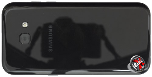 Samsung Galaxy A5 (2017). Вид сзади