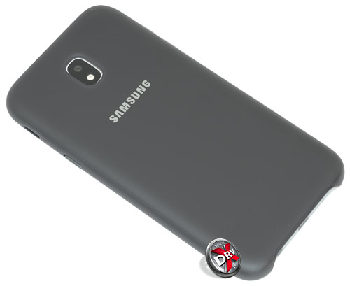  Вид с тыльной стороны смартфона Samsung Galaxy J5 (2017) в фирменном чехле Dual Layer Cover