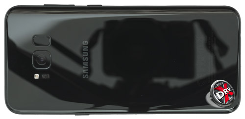  Samsung Galaxy S8+. Вид сзади