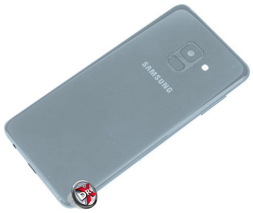  Samsung Galaxy A8 (2018). Вид сзади