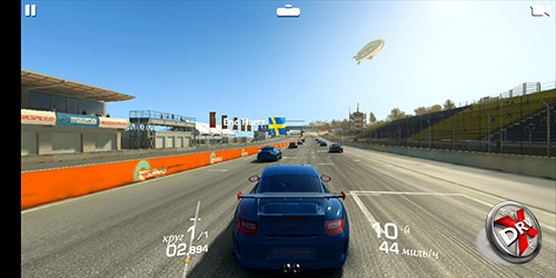Игра Real Racing 3 на Huawei P20