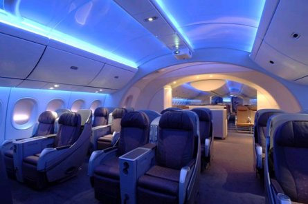 Салон Boeing 787 Dreamliner. Рис. 1