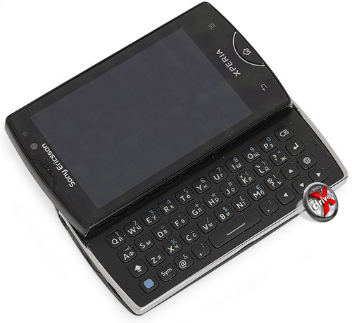 Sony Ericsson Xperia mini pro SK17i с раскрытой клавиатурой