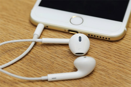 Apple хочет закрыть Spotify