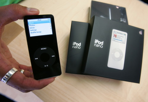    Apple iPod nano