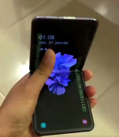  Samsung Galaxy Z Flip    